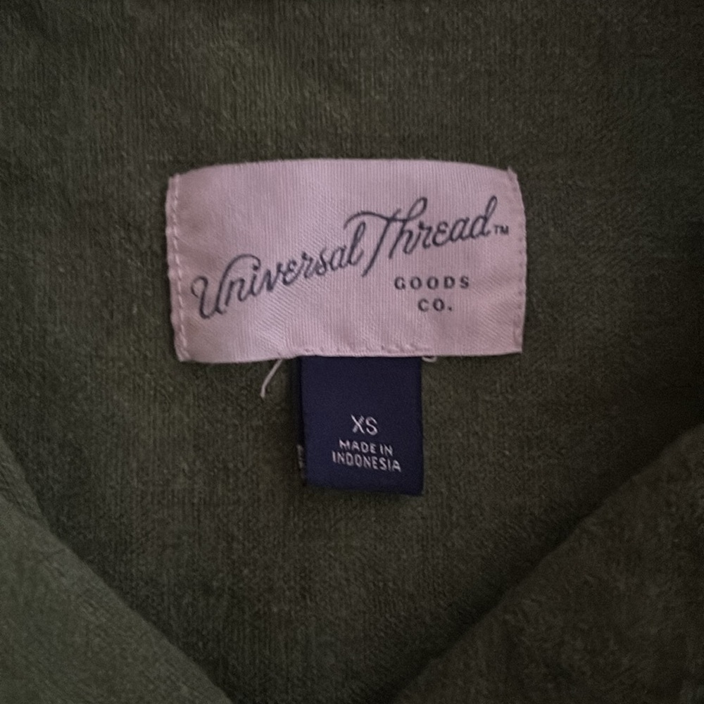 Universal Thread cropped green button-up - Picture 3 of 6